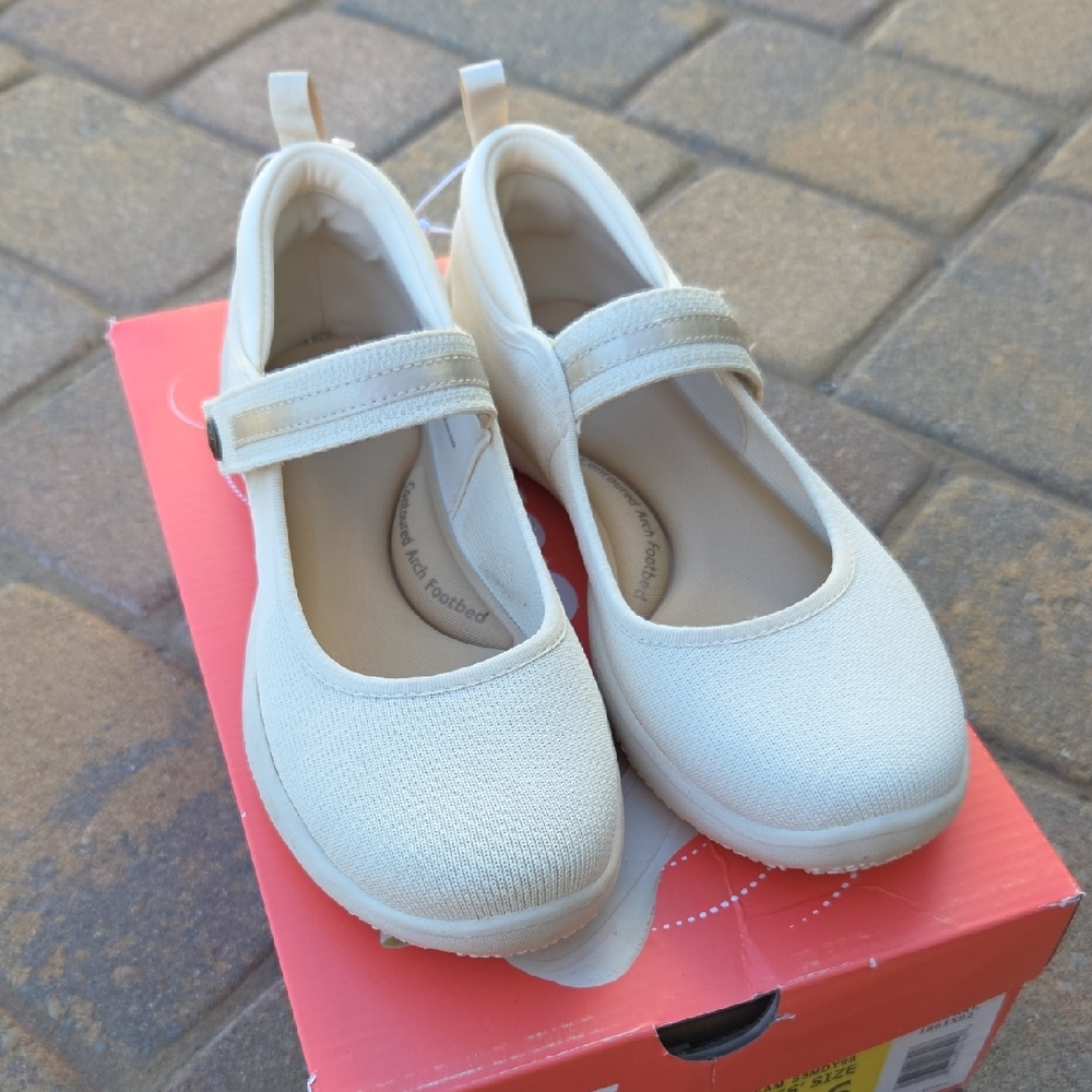 Size 6 Womens Cream Melody Mary Jane Shoes JSport